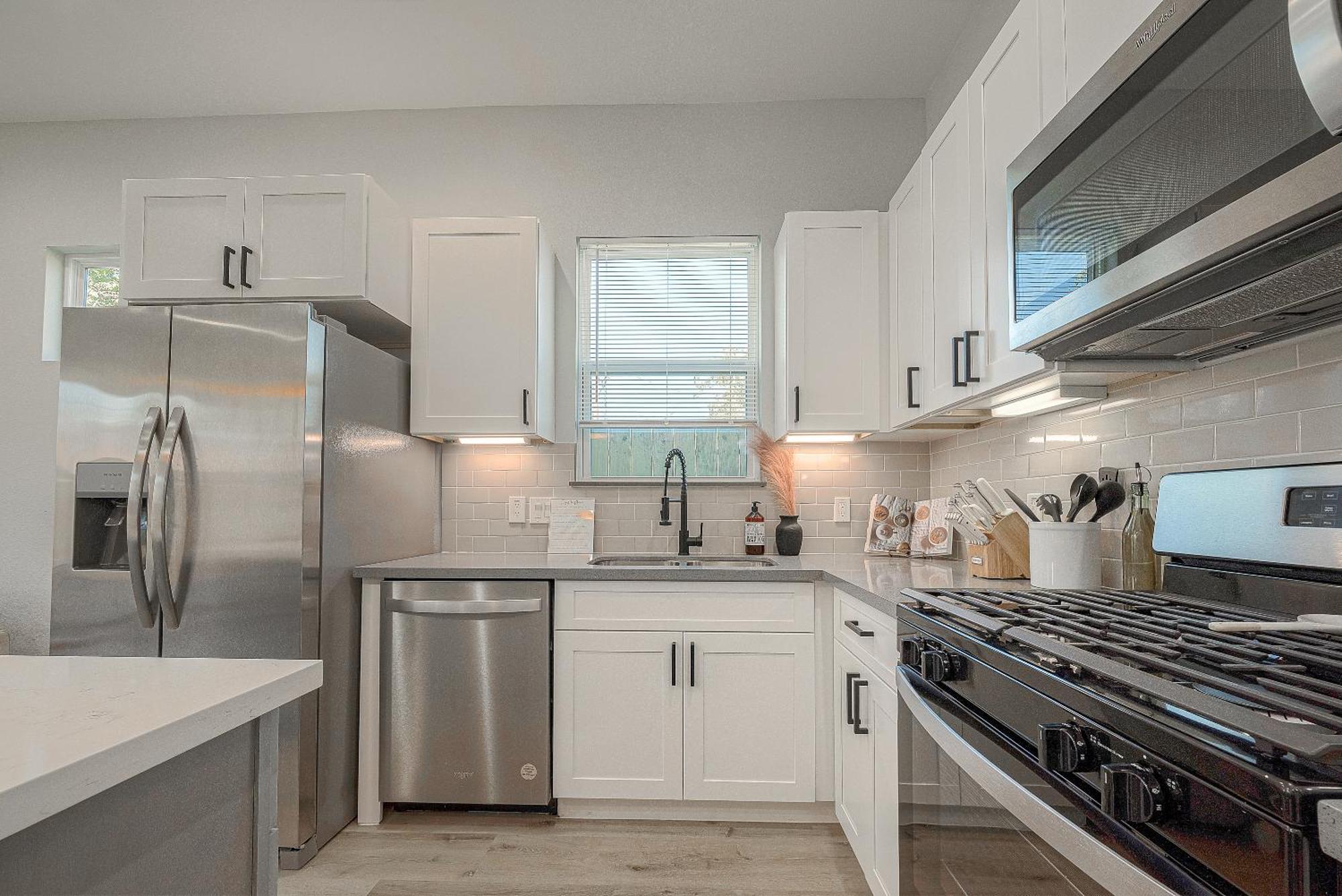 Modern Home Near Downtown With Fast Wifi, Bbq, Games & Ev Equipped! Хьюстон Экстерьер фото
