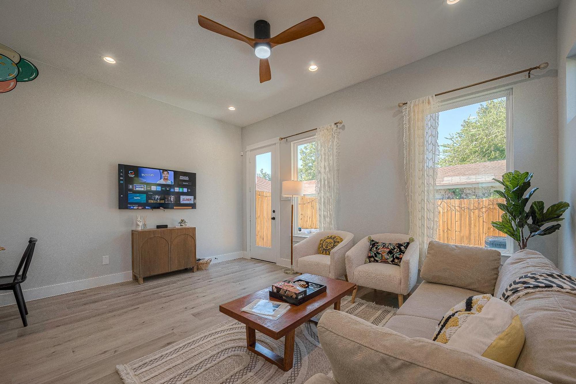 Modern Home Near Downtown With Fast Wifi, Bbq, Games & Ev Equipped! Хьюстон Экстерьер фото