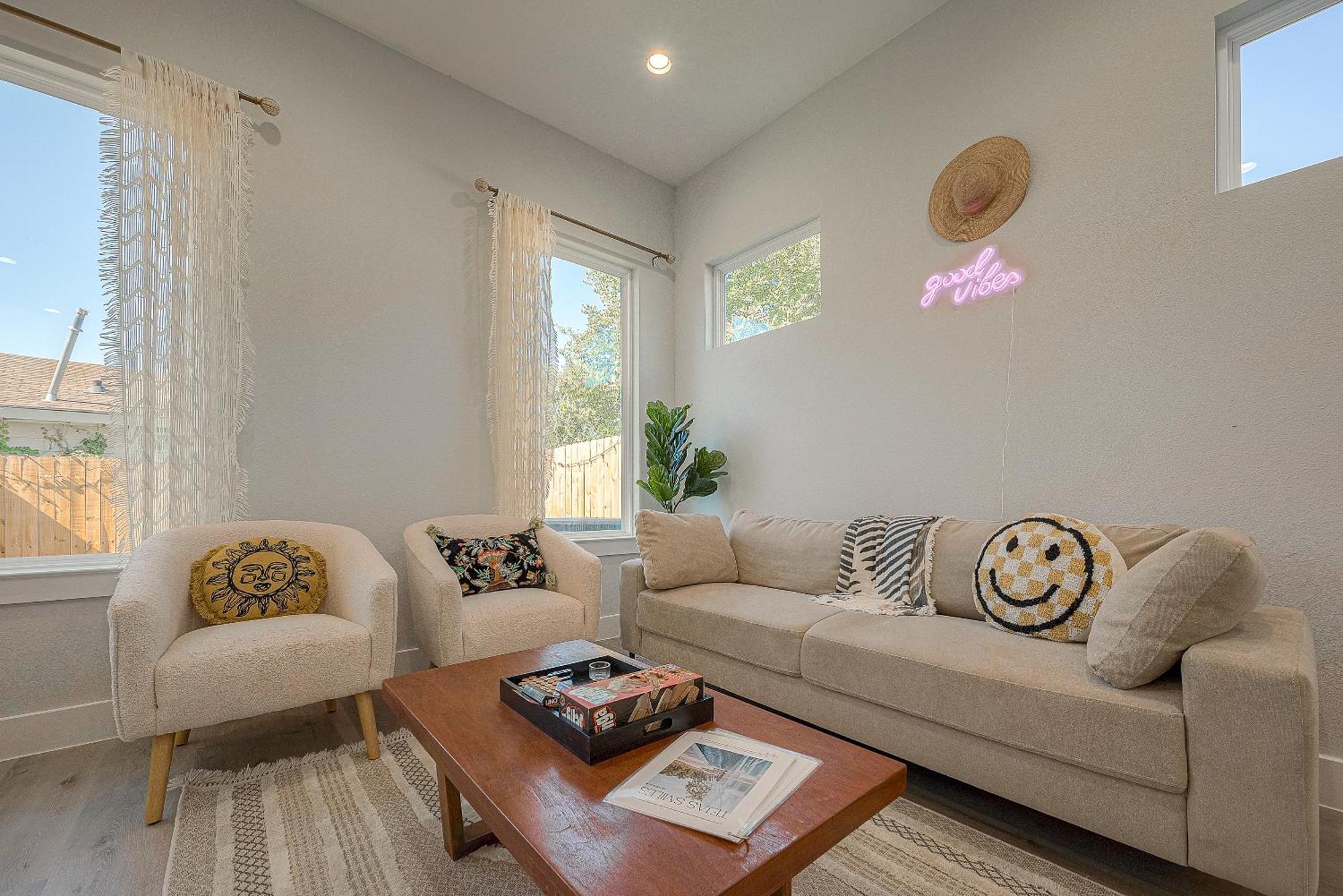 Modern Home Near Downtown With Fast Wifi, Bbq, Games & Ev Equipped! Хьюстон Экстерьер фото